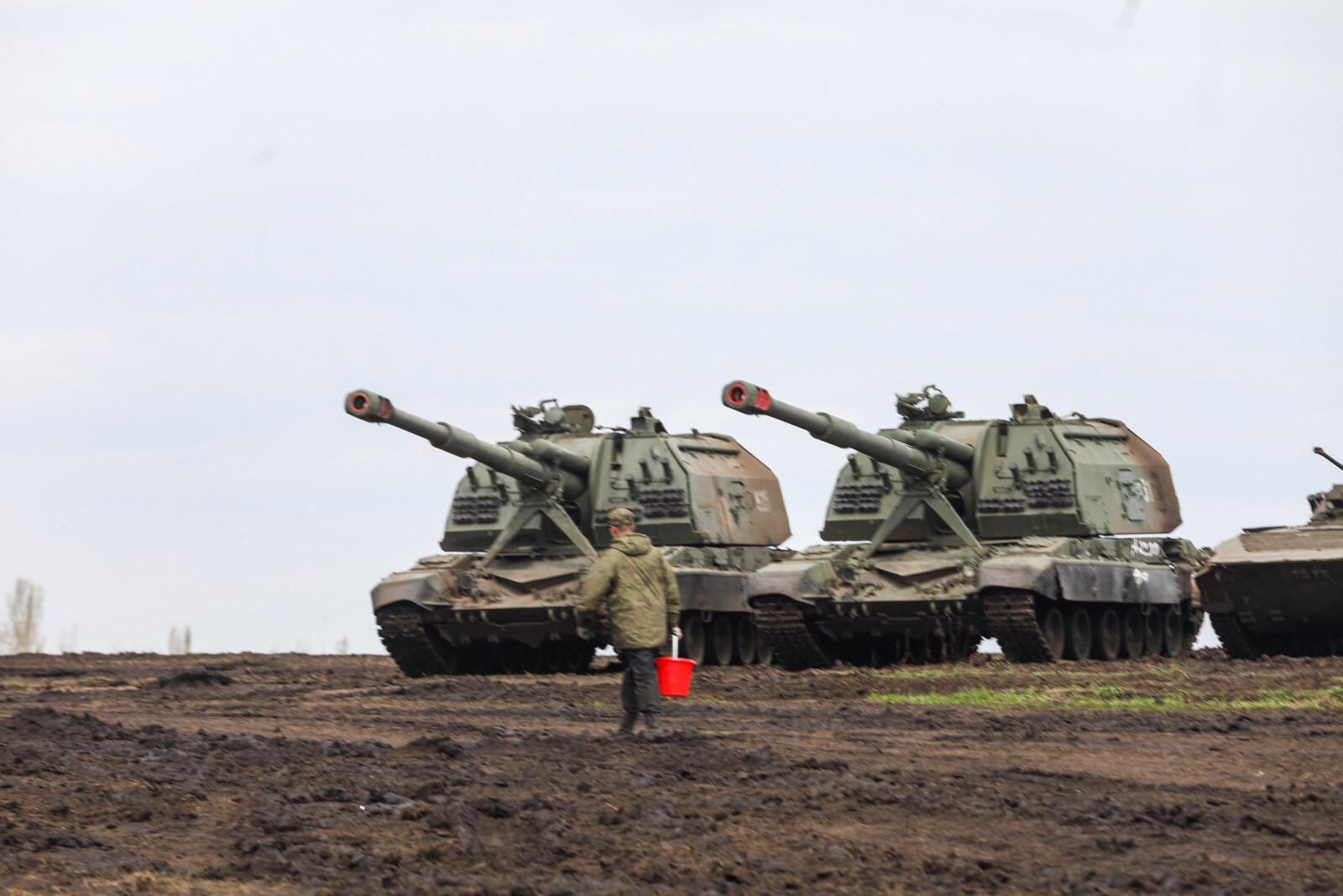 Боевой кот Вася сопровождает российских военнослужащих на передовой