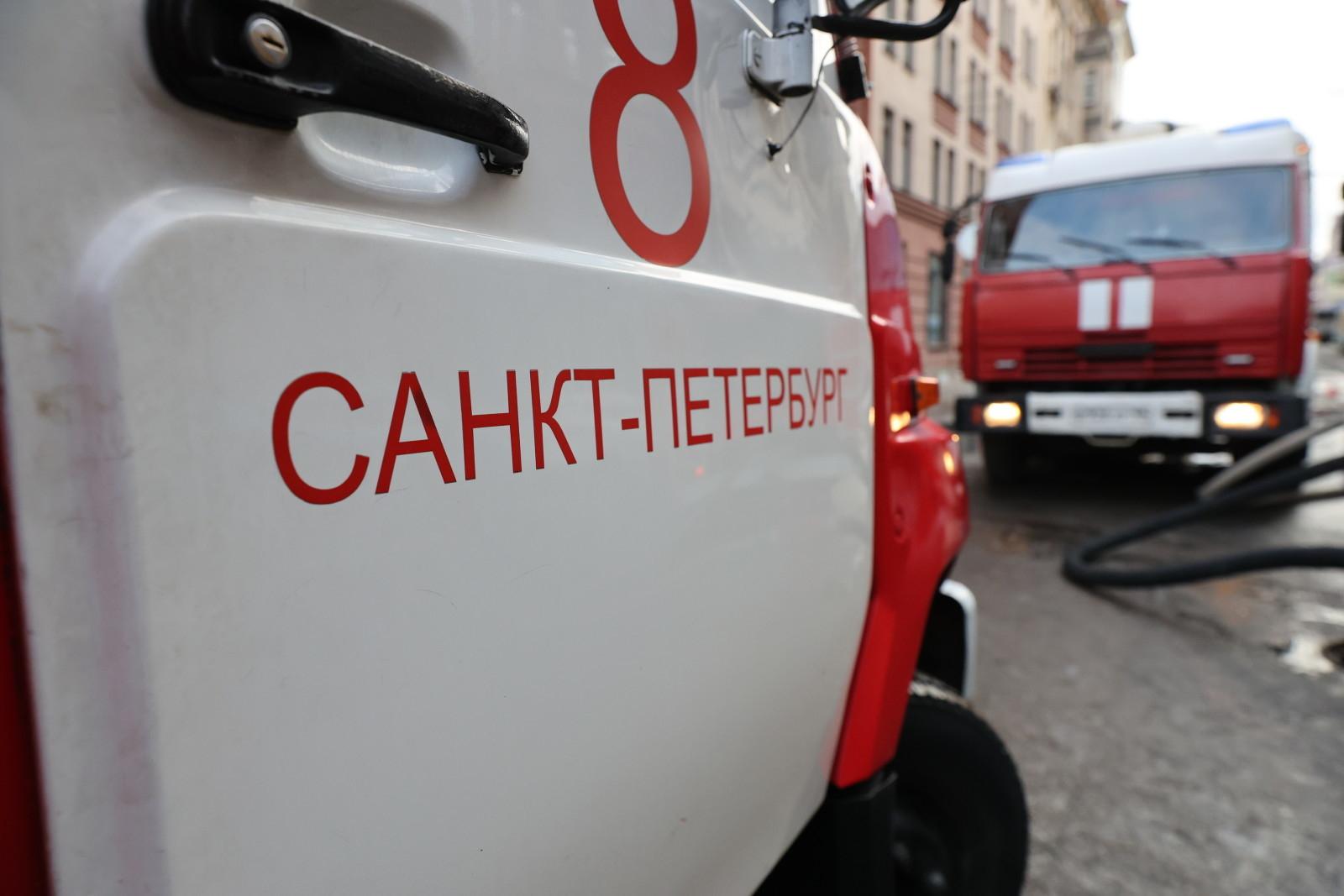 В Колпинском районе вспыхнула «трешка», пострадали два человека