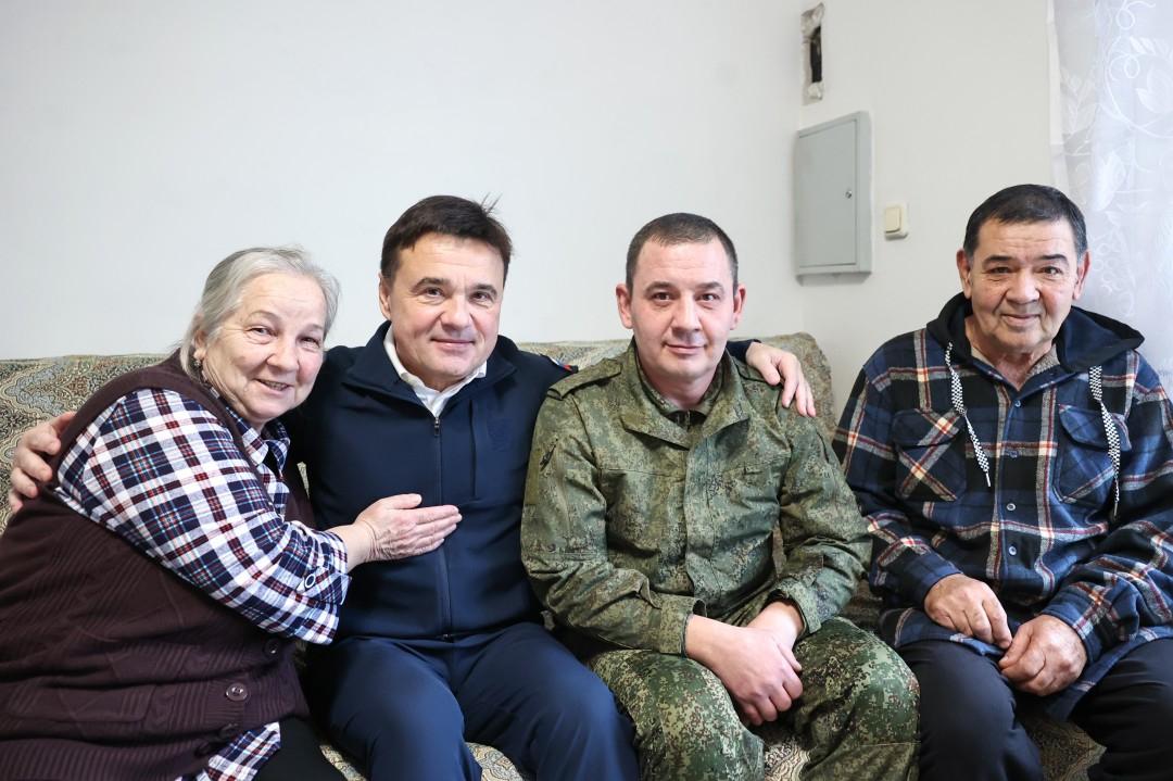 Губернатор Московской области Андрей Воробьев посетил семью участников СВО в Волоколамске