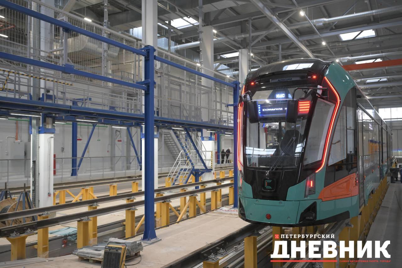 Депо трамвайной линии Купчино – Шушары – Славянка оснащено двенадцатью большегрузными подъемниками