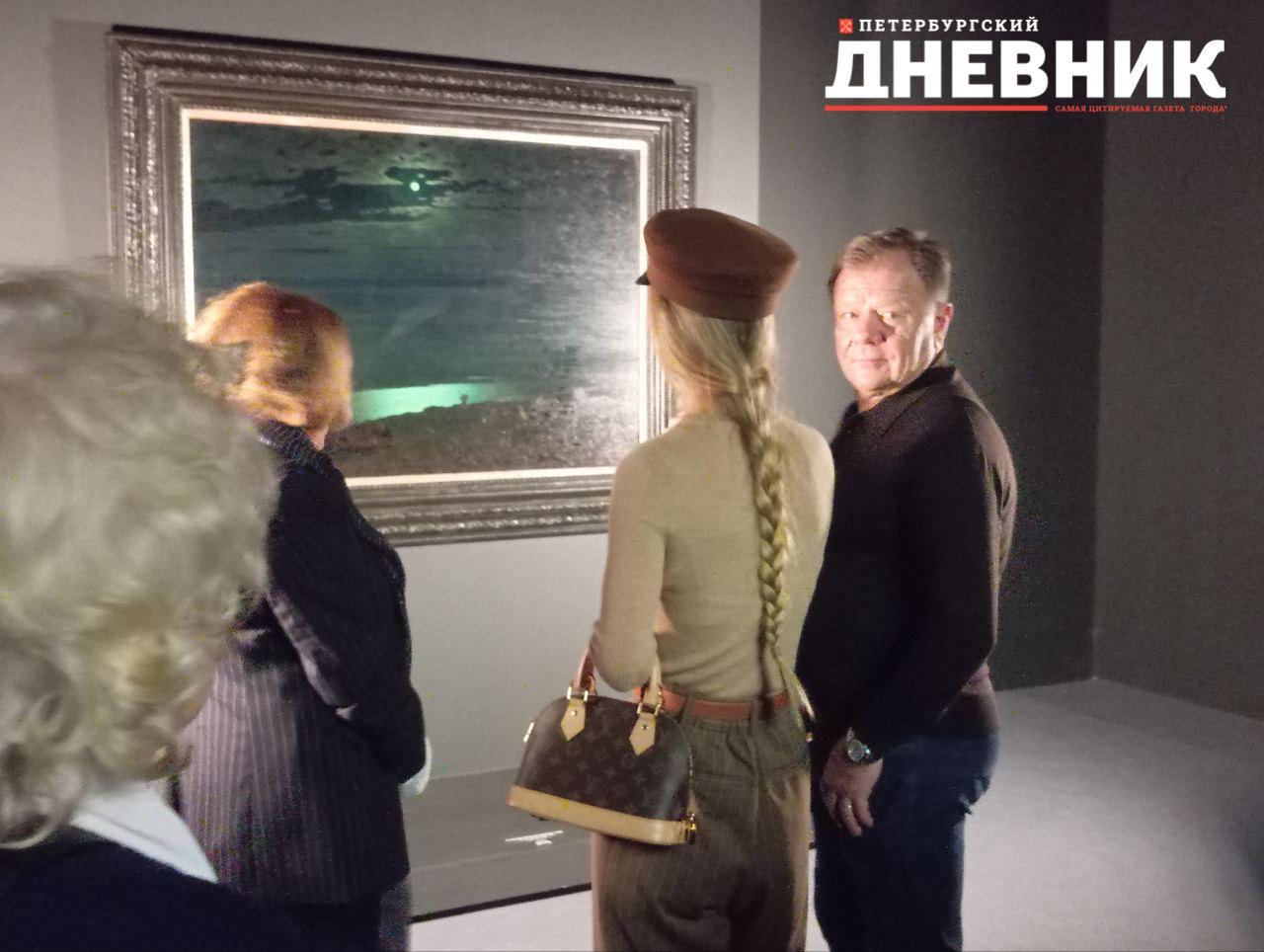 Игоря Бутмана с молодой женой заметили на выставке Куинджи в Русском музее