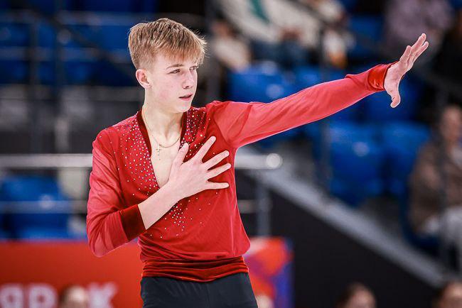 Фигурист из Петербурга Александр Семков завоевал серебро на Гран-при России