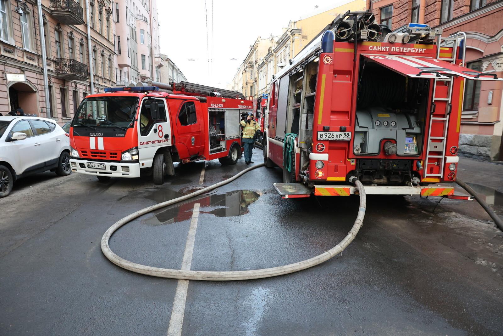 В Красносельском районе Петербурга пожар в «трешке» потушили за 32 минуты