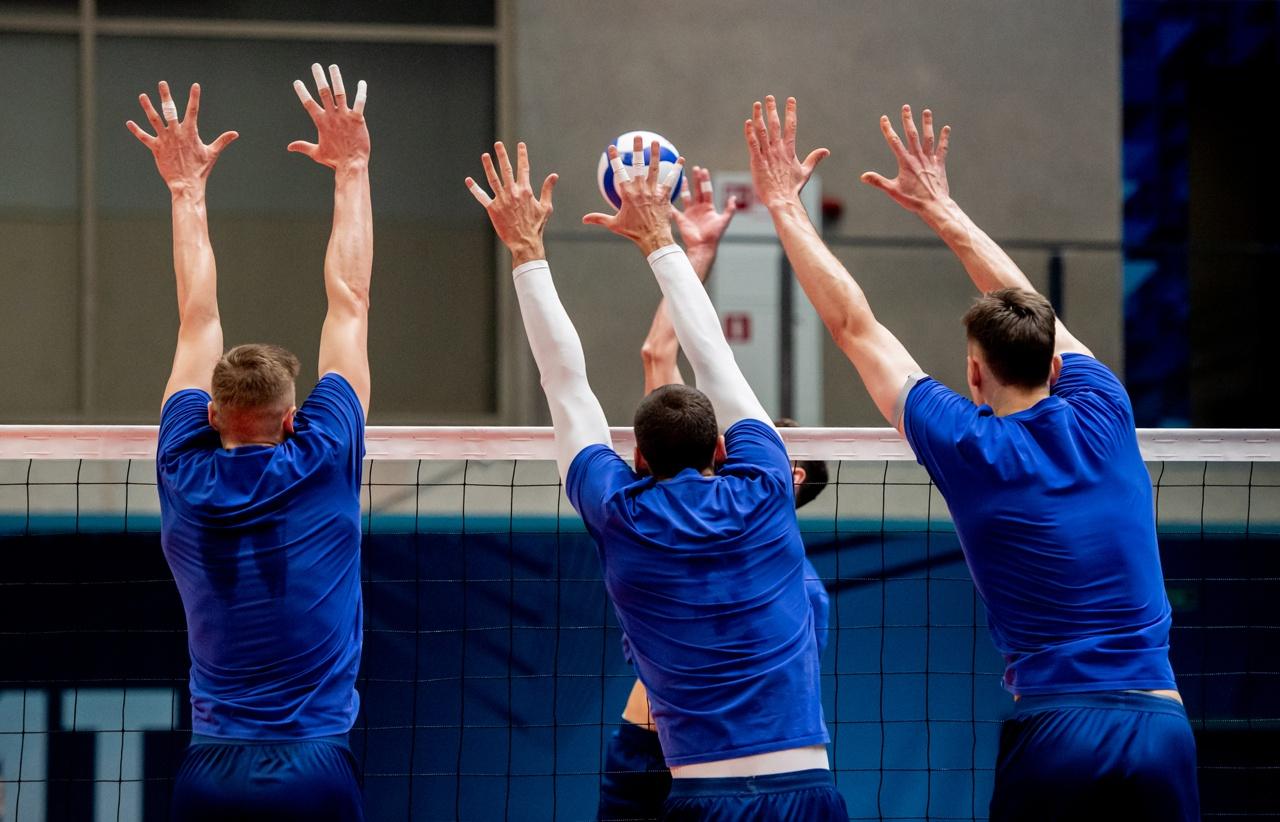 Волейбольный клуб «Зенит СПб» победил в матче мужской Суперлиги московское «Динамо»