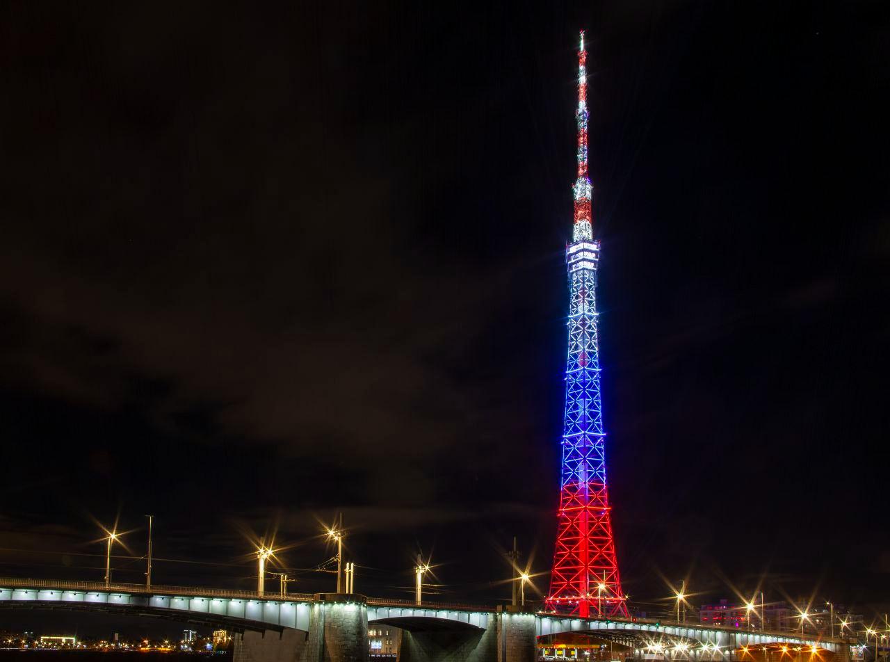 Губернатор Беглов: в честь Дня народного единства три моста засияют цветами российского триколора