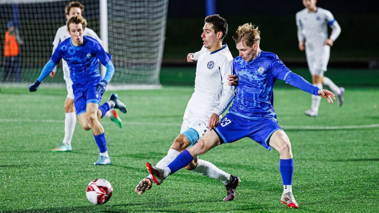 Три команды из Петербурга вышли в финал Третьей лиги по футболу