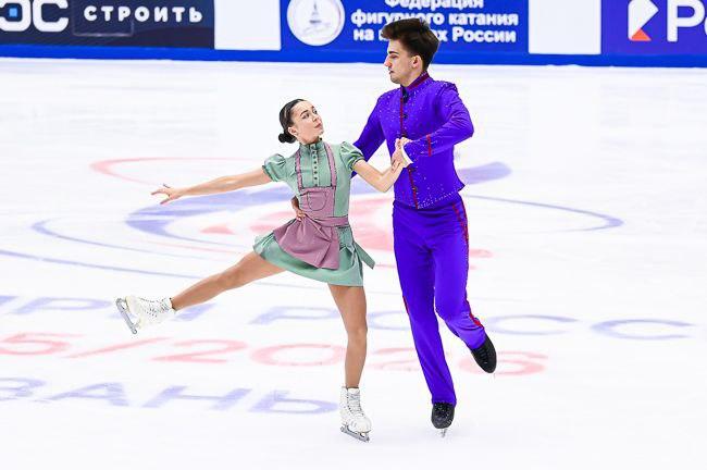 Петербургские фигуристы на четвертом этапе юниорской серии Гран-при России взяли две медали