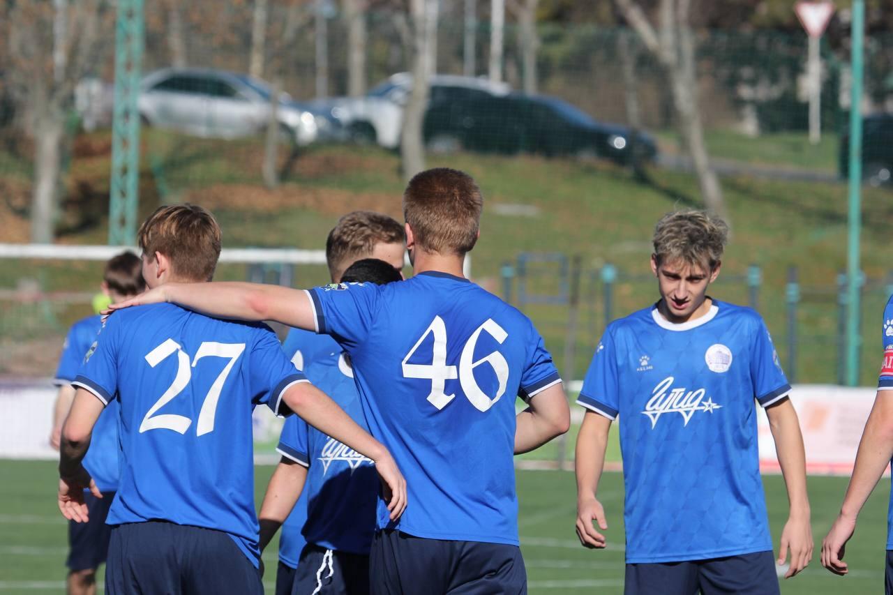 Петербургские студенты вошли в топ-8 Всероссийского турнира по футболу
