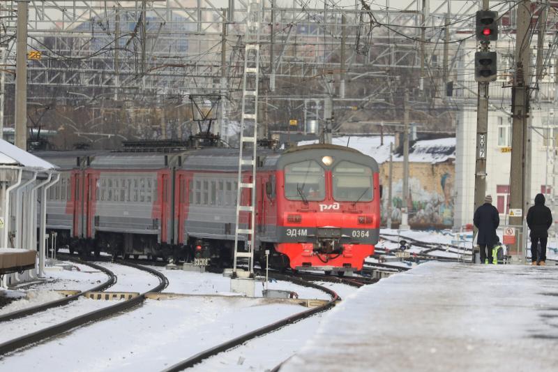 В Парголово 23-летняя девушка погибла под колесами поезда