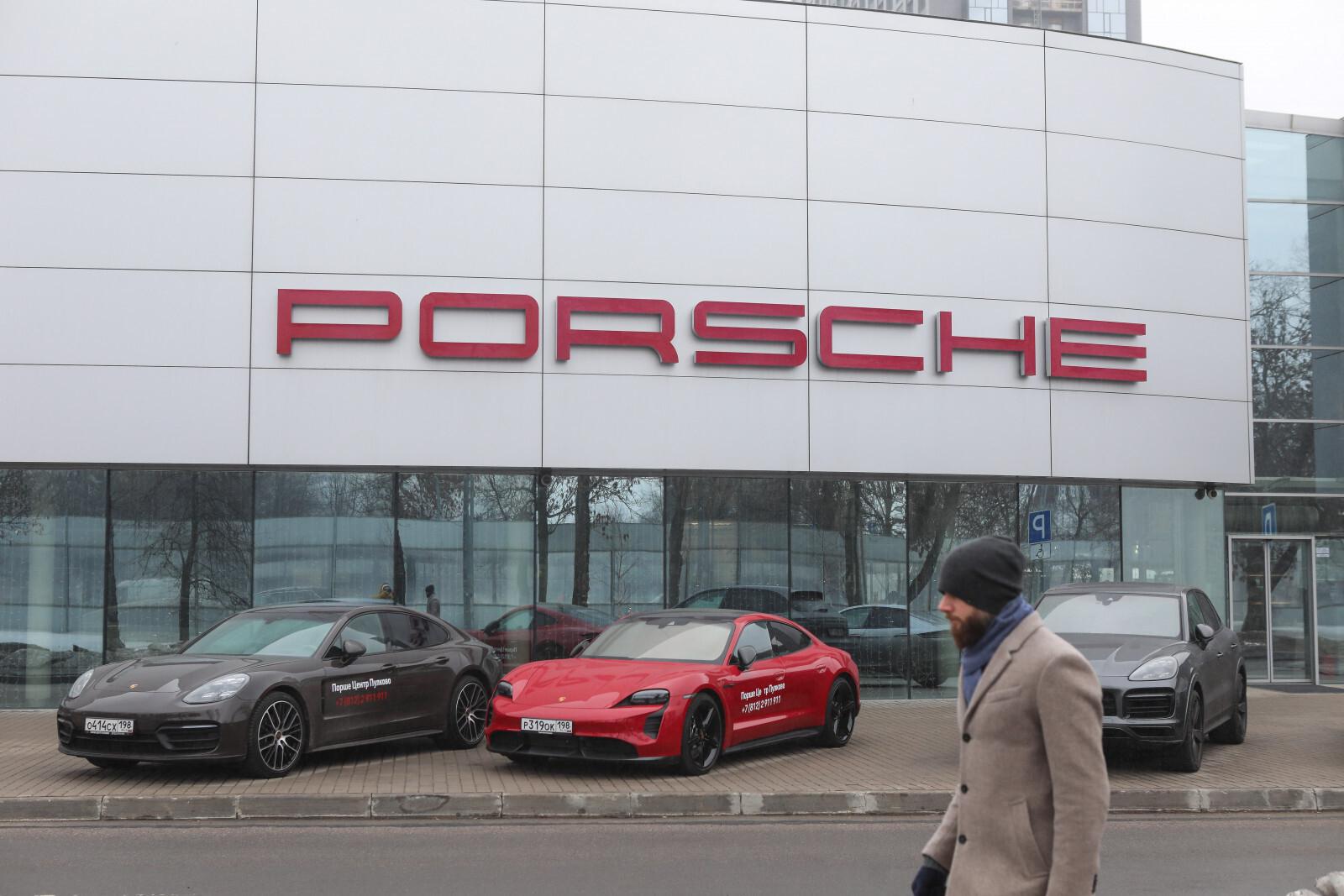 Спутниковая ошибка вывела из строя сотни Porsche по всей России