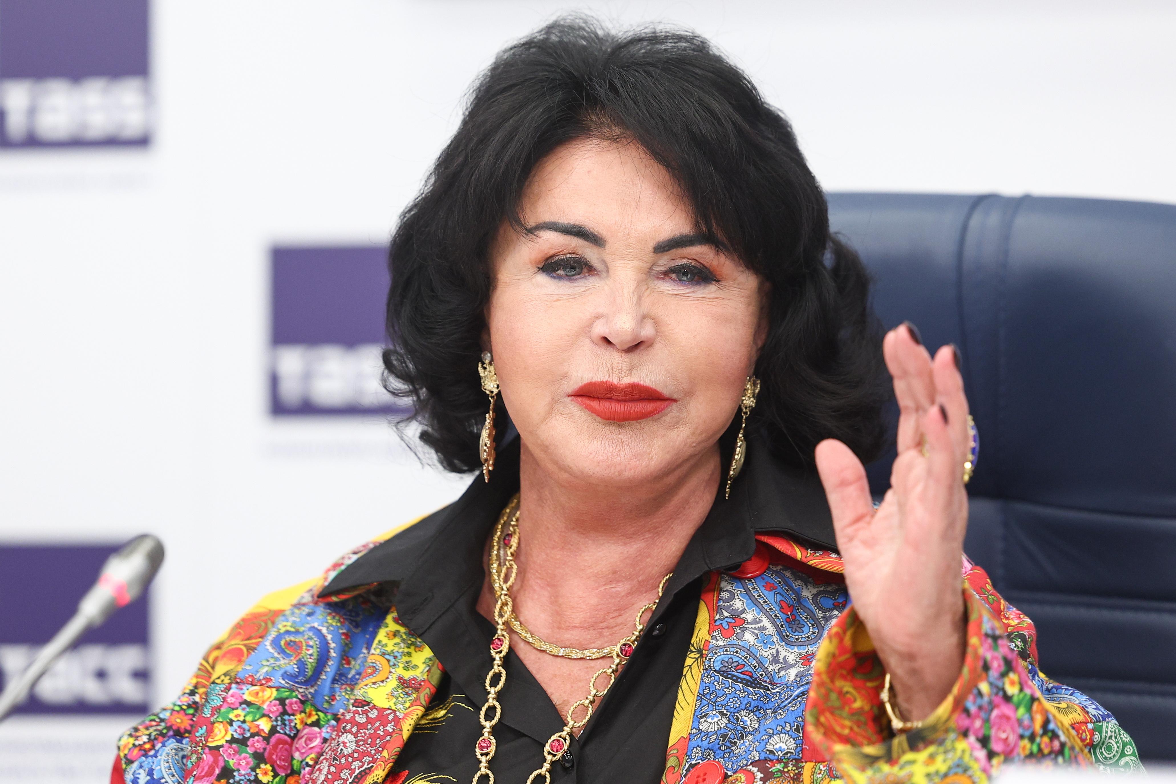 Владимир Путин наградил Надежду Бабкину орденом «За заслуги перед Отечеством»