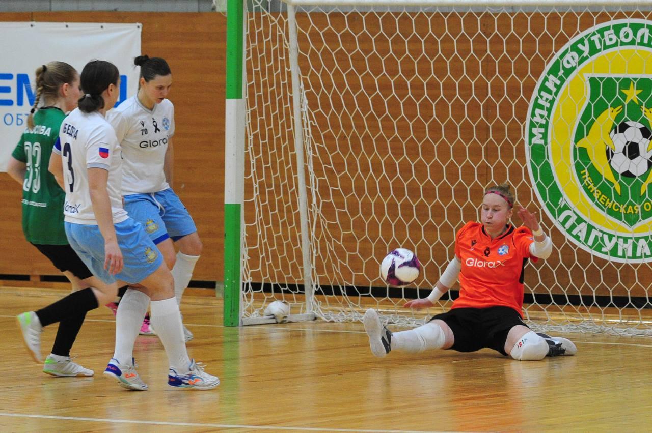 Петербургские команды потеряли очки в матчах Женской лиги по футзалу