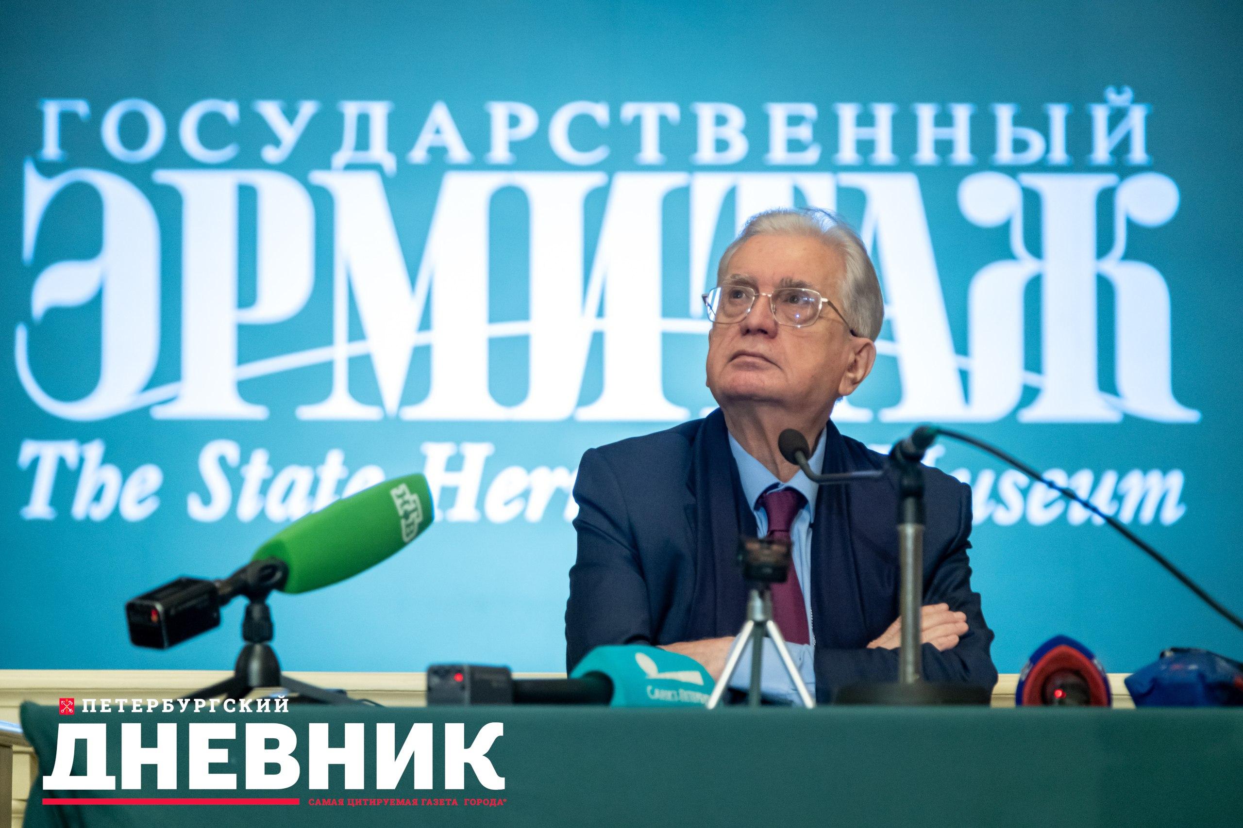 Михаил Пиотровский рассказал о том, как Эрмитаж добился демонтажа строительного городка у своих стен после кражи в Лувре