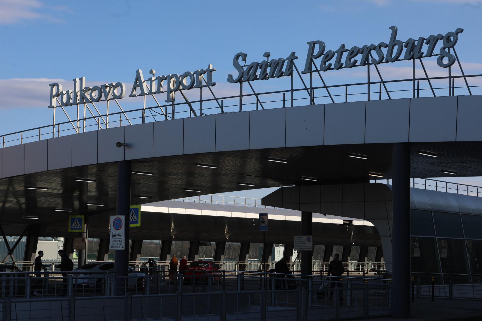 Посадку в самолет по биометрии внедрят в Пулково весной 2026 года