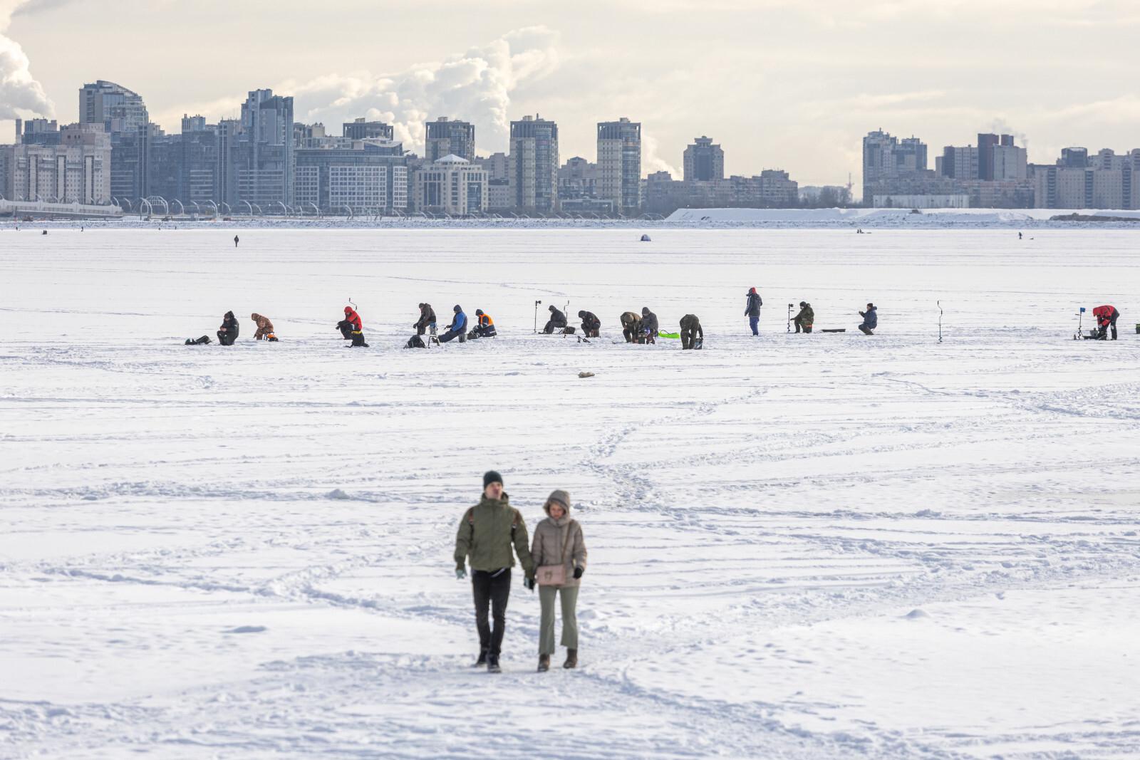 Зимние прогулки без риска: что важно обсудить с подростком