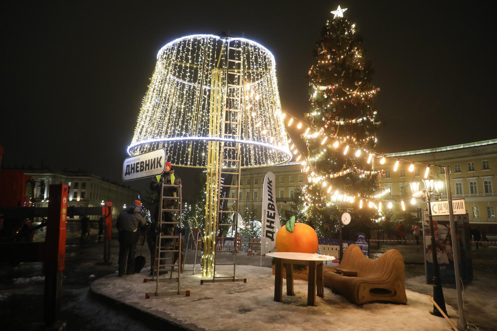 «Новогодняя почта» «Петербургского дневника» в 2025 на Дворцовой площади