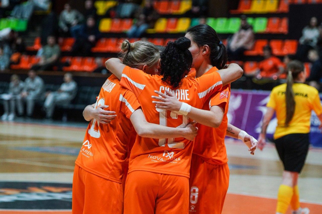 Петербургский «Кристалл» взял реванш у «Лагуны»