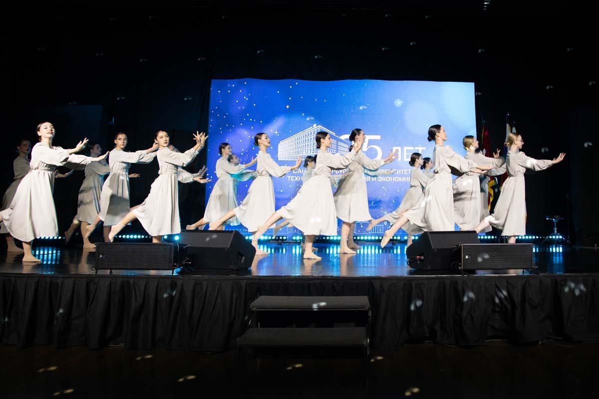 Санкт-Петербургский университет технологий управления и экономики отметил 35-летие