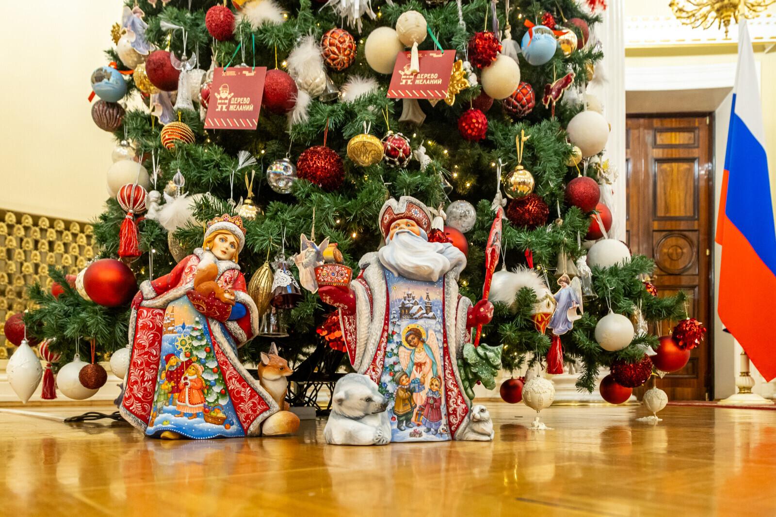 Исследование: 41 процент россиян будет спать после боя курантов