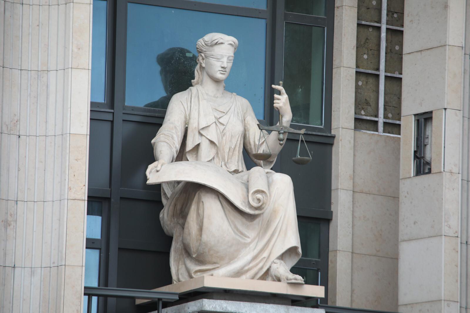 В Петербурге неплательщик алиментов на содержание детей предстанет перед судом