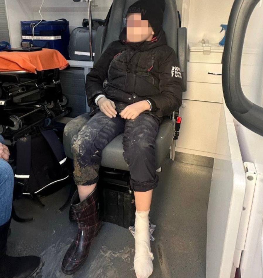 В Невском районе спасли 11-летнего подростка, упавшего в реку Утку