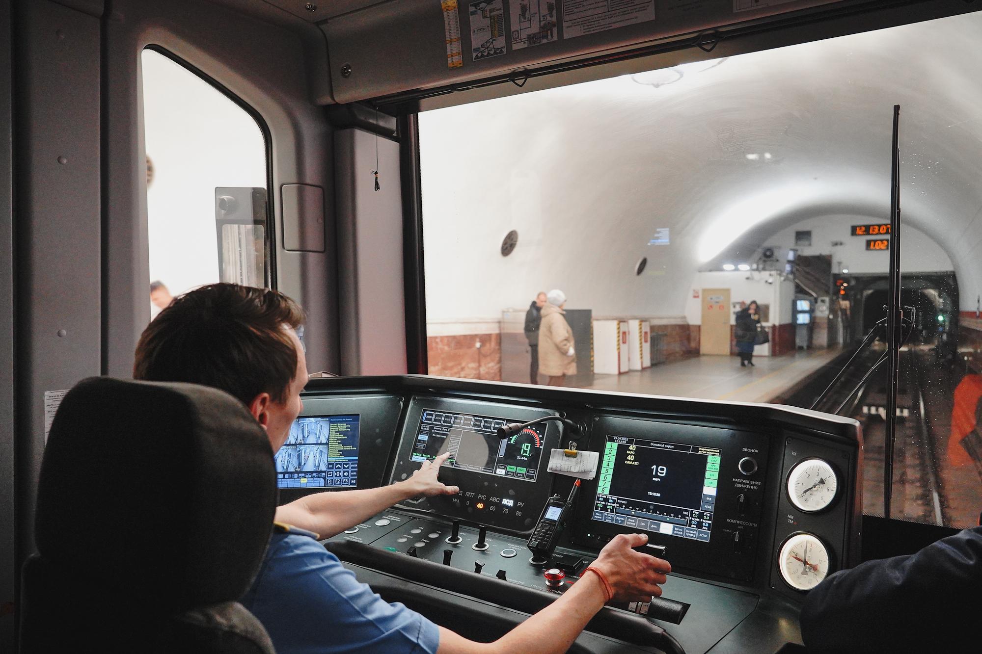 Как изменился общественный транспорт: в Петербурге открыли сразу две станции метро – «Юго-Западную» и «Путиловскую»