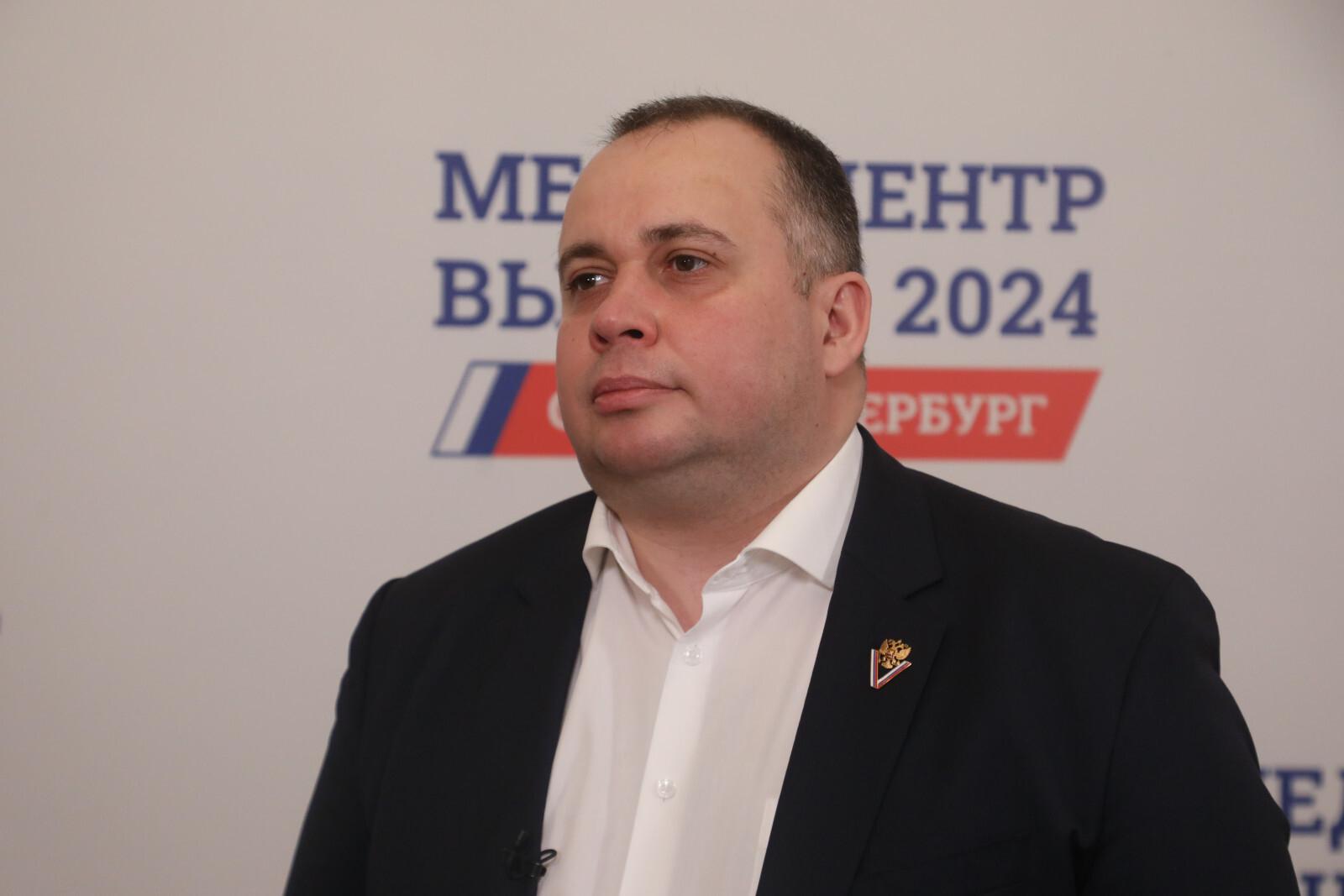 «Новогодний подарок для огромного количества людей»: Константин Чебыкин – об открытии театра в Мариуполе