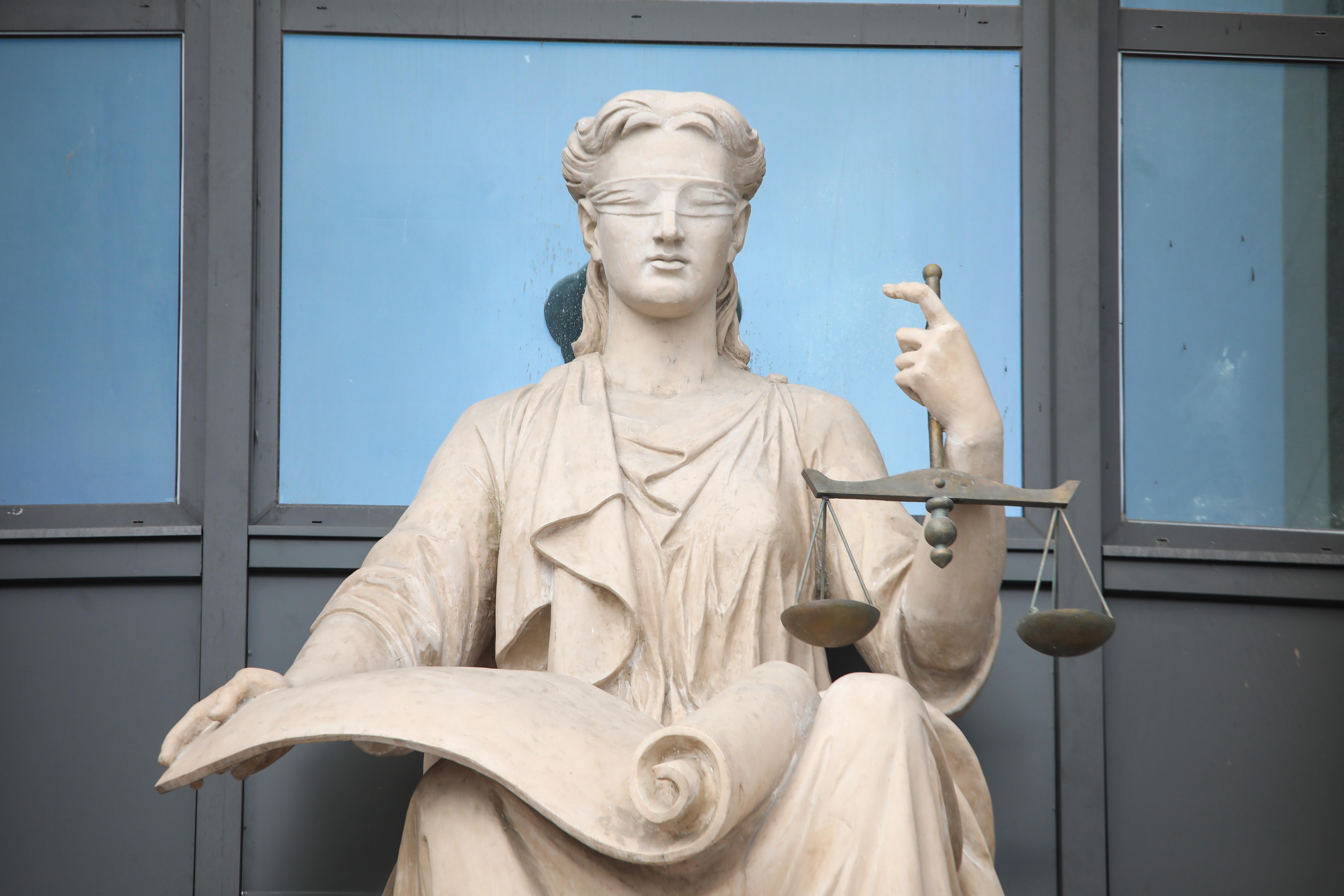 «От Петербурга до Омска»: в суд передано дело группировки, похитившей у нефтяников 2 миллиарда рублей