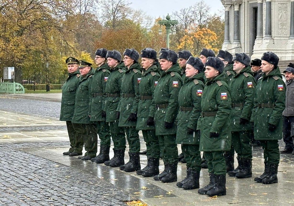 Более 260 тысяч россиян призовут в армию в 2026 году