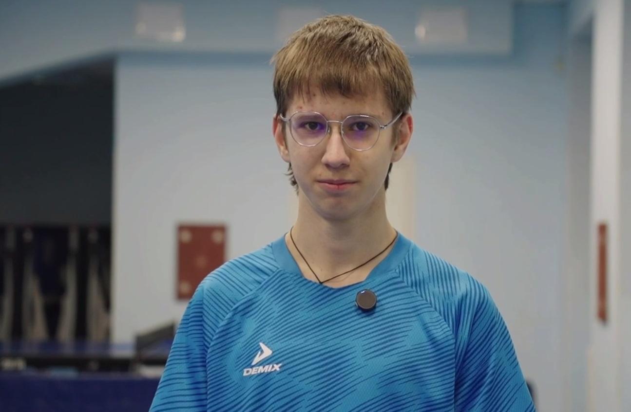 Школьник из Петербурга сыграл партию с паратеннисисткой России Анастасией Костеневич