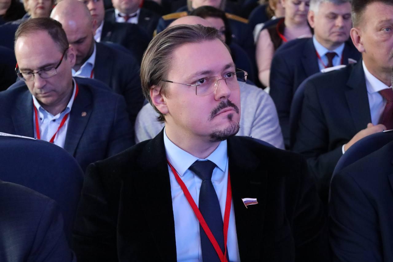 Депутат Иванов призвал россиян начать год с молитвы святым покровителям