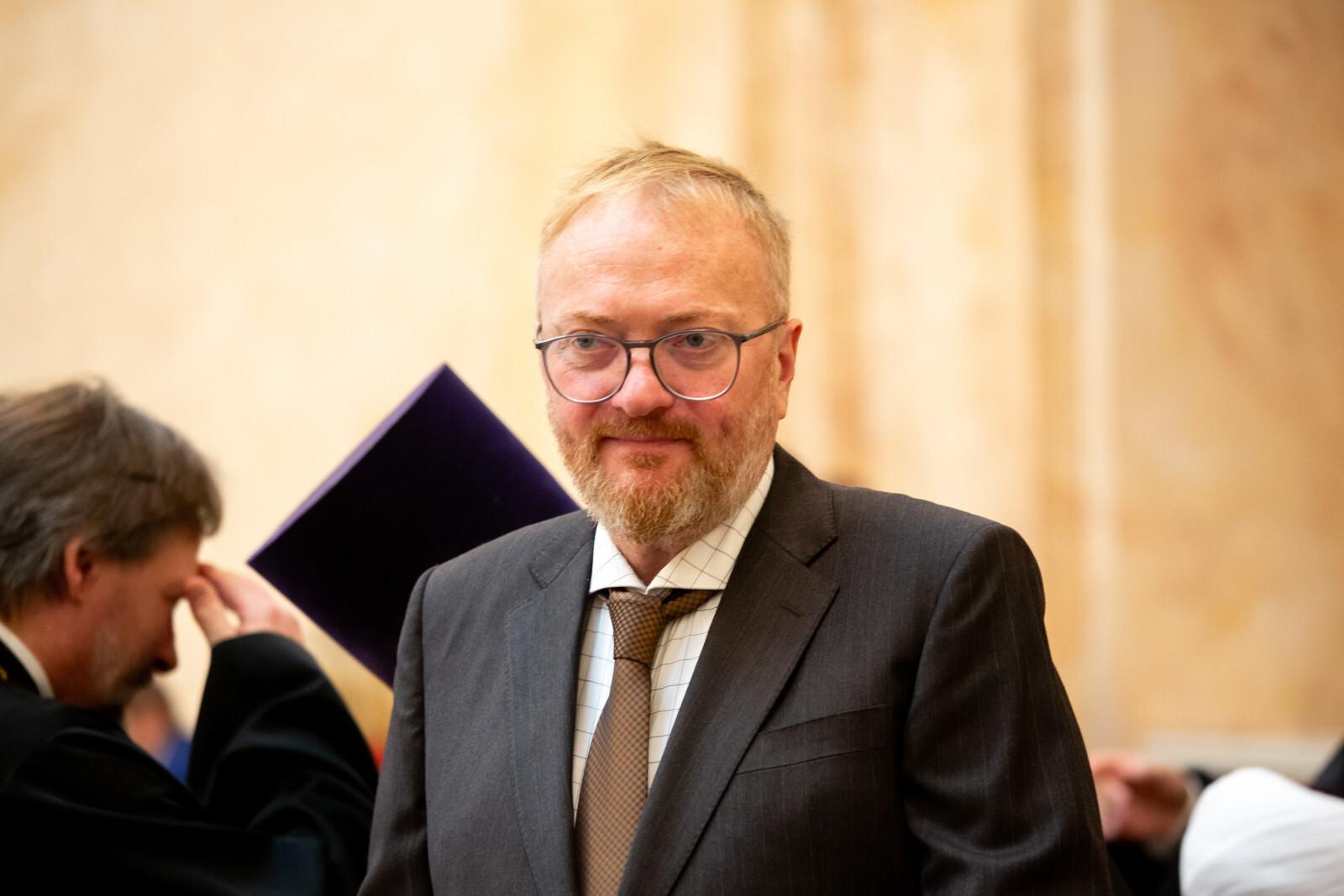 Депутат Милонов провел рейд по публичным домам в Петербурге