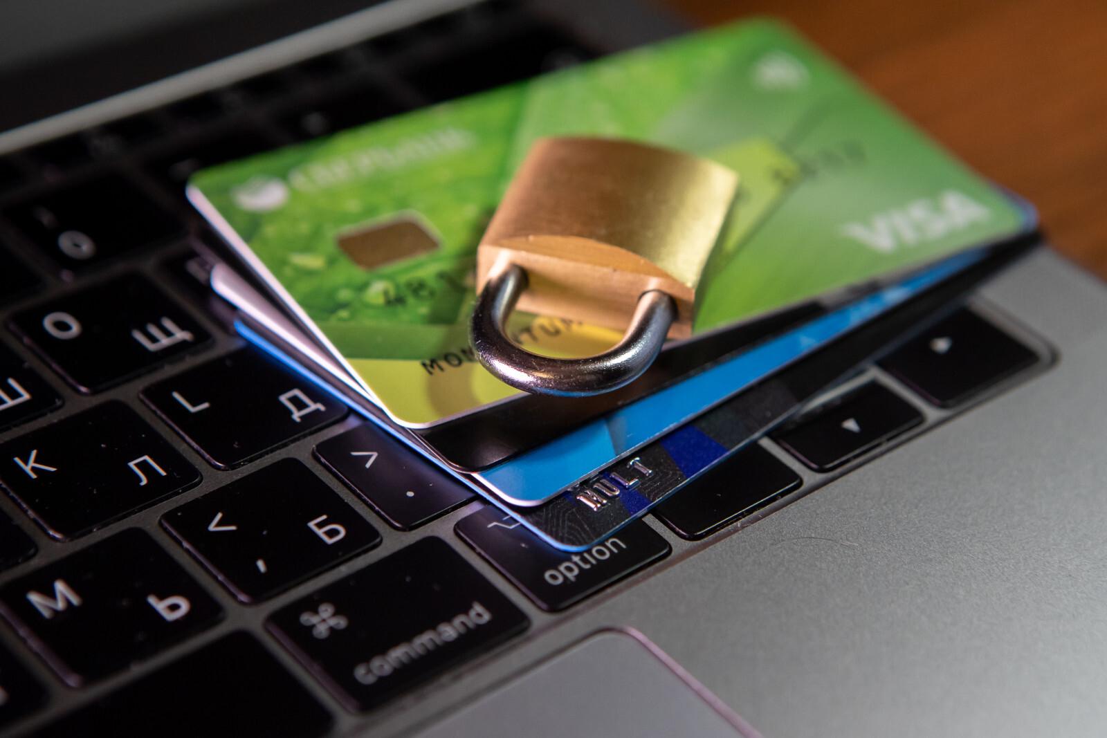 Банк России уточнил условия блокировки карт при подозрительных операциях: обновлен регламент