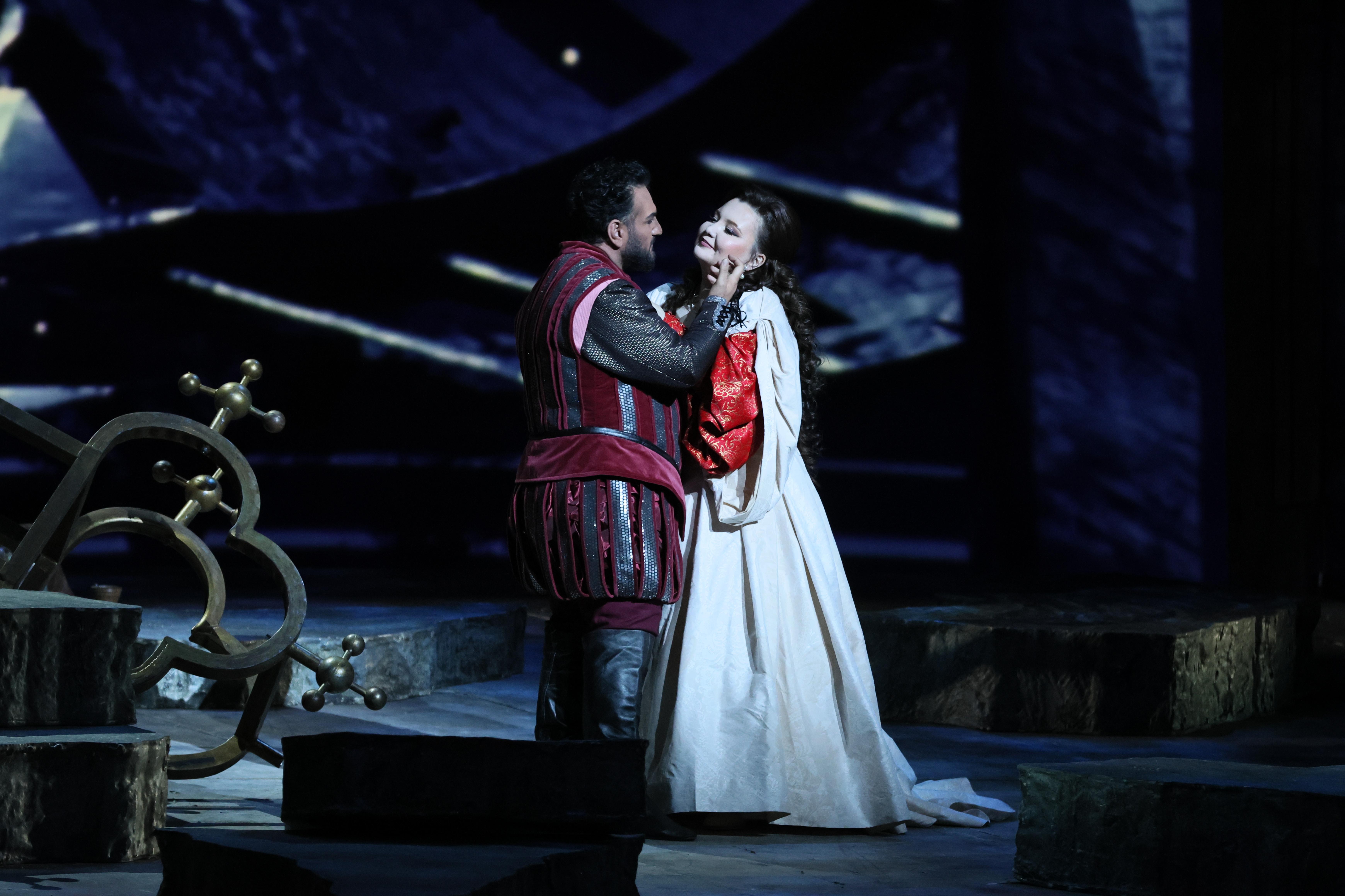 Звезды мировой оперы выступят в Мариинском театре