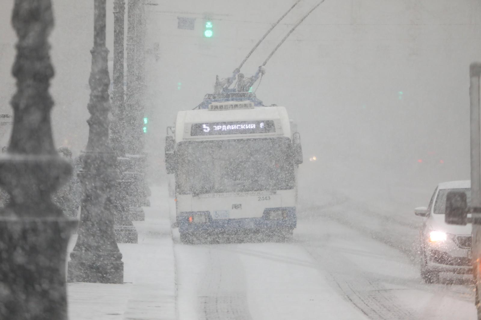 Петербургский транспорт успешно справляется с последствиями циклона «Фрэнсис»