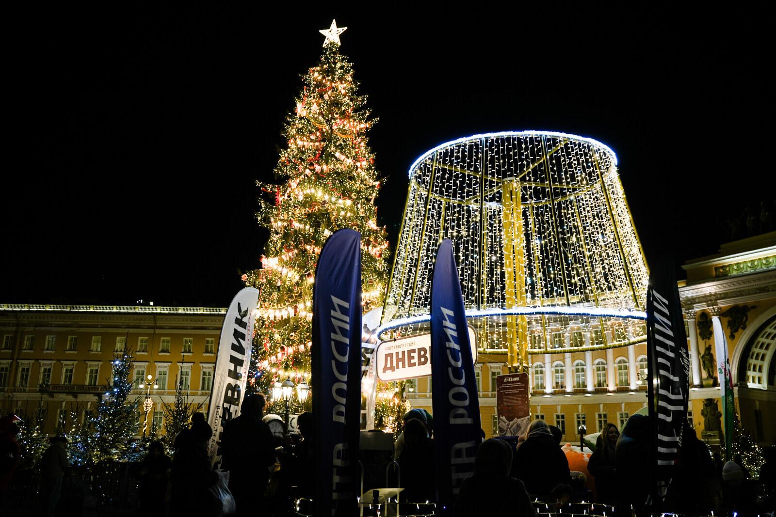 Более 70 тысяч открыток разлетелось по всей России: итоги работы «Новогодней почты» «Петербургского дневника» 2025