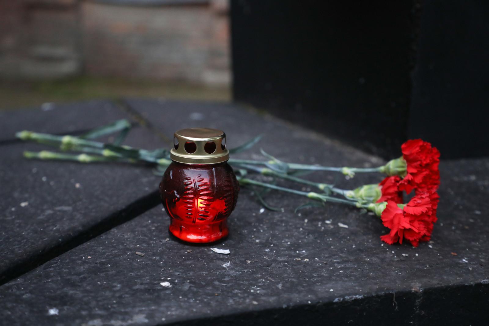 Иван Ургант пришел на прощание с актером Золотовицким