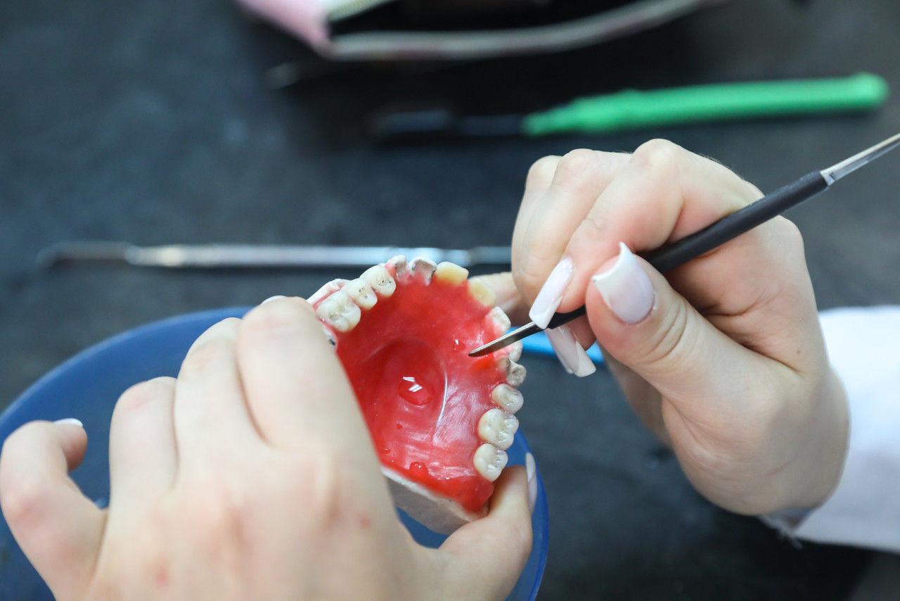 Россиянам перечислили главные мифы о зубах мудрости