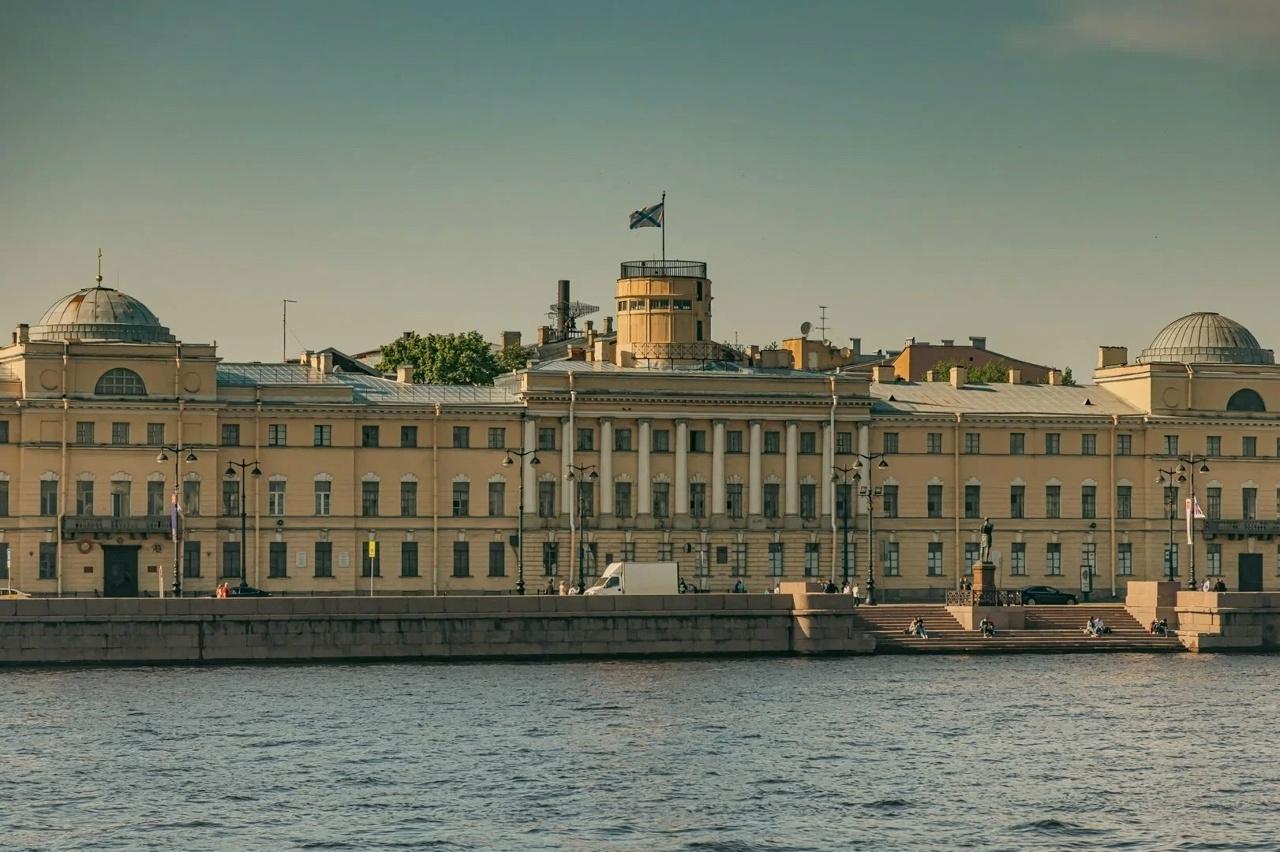 Александр Беглов поздравил Военно-морской институт – Морской корпус Петра Великого с 325-летием