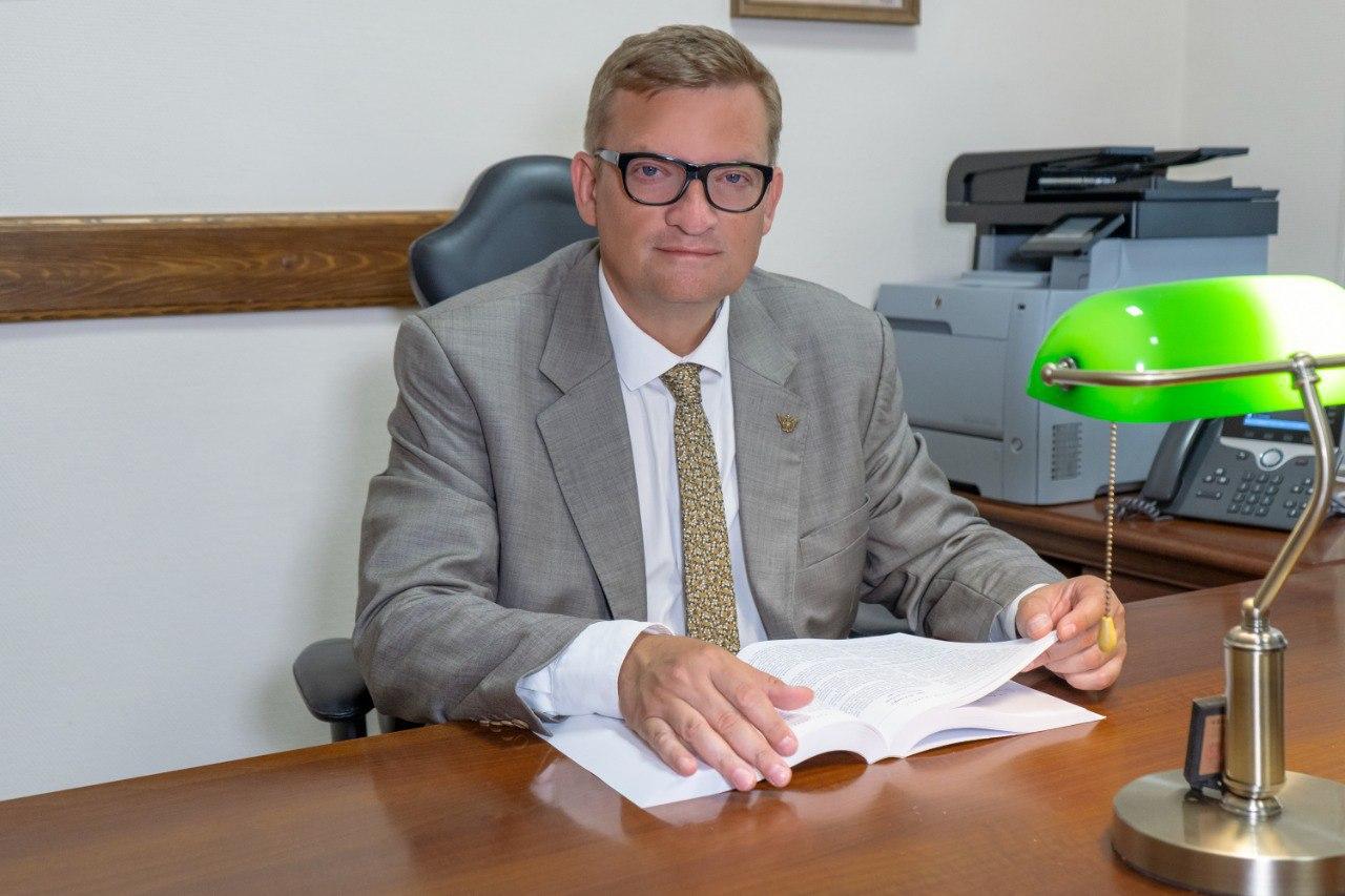 Станислав Голубцов: «Блокадный кабинет: чем жил осажденный Ленинград»