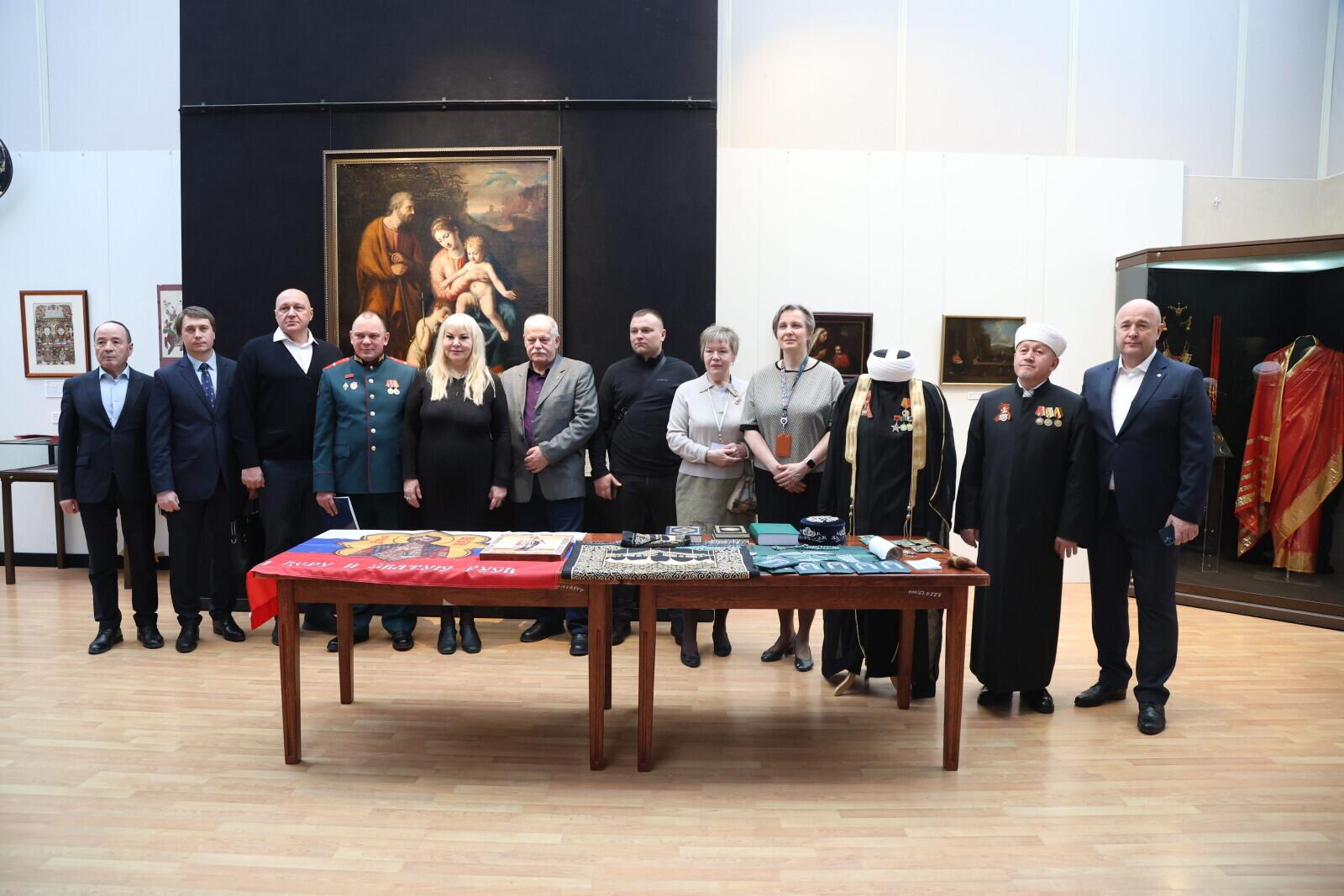 За каждым предметом – судьба: Музею истории религии подарили личные вещи участников СВО