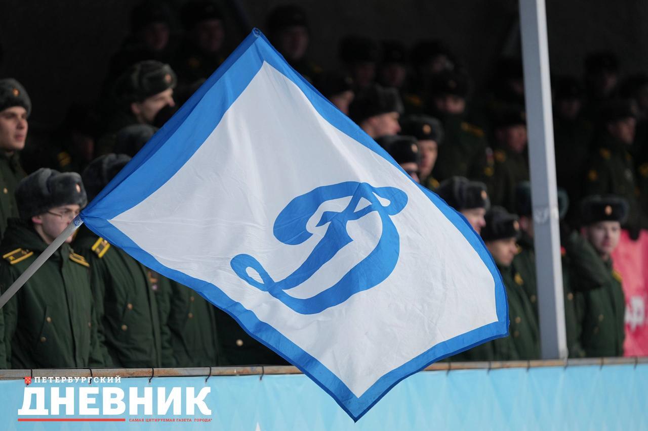 Традиционный матч в честь Дня Ленинградской победы провели сборные правительств Санкт-Петербурга и Ленинградской области