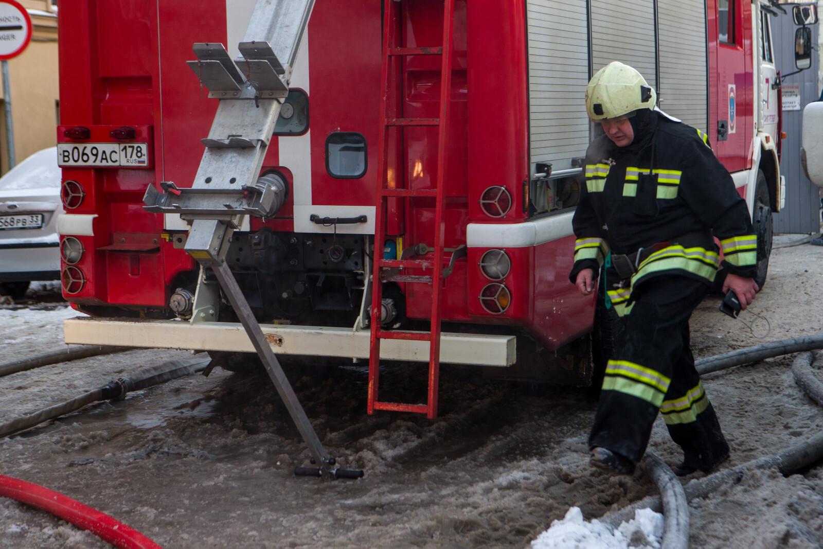 9-комнатная квартира вспыхнула во Фрунзенском районе