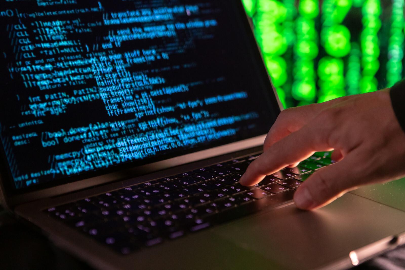 Специалист рассказал про атаки на сайтах знакомств с использованием нейросетей