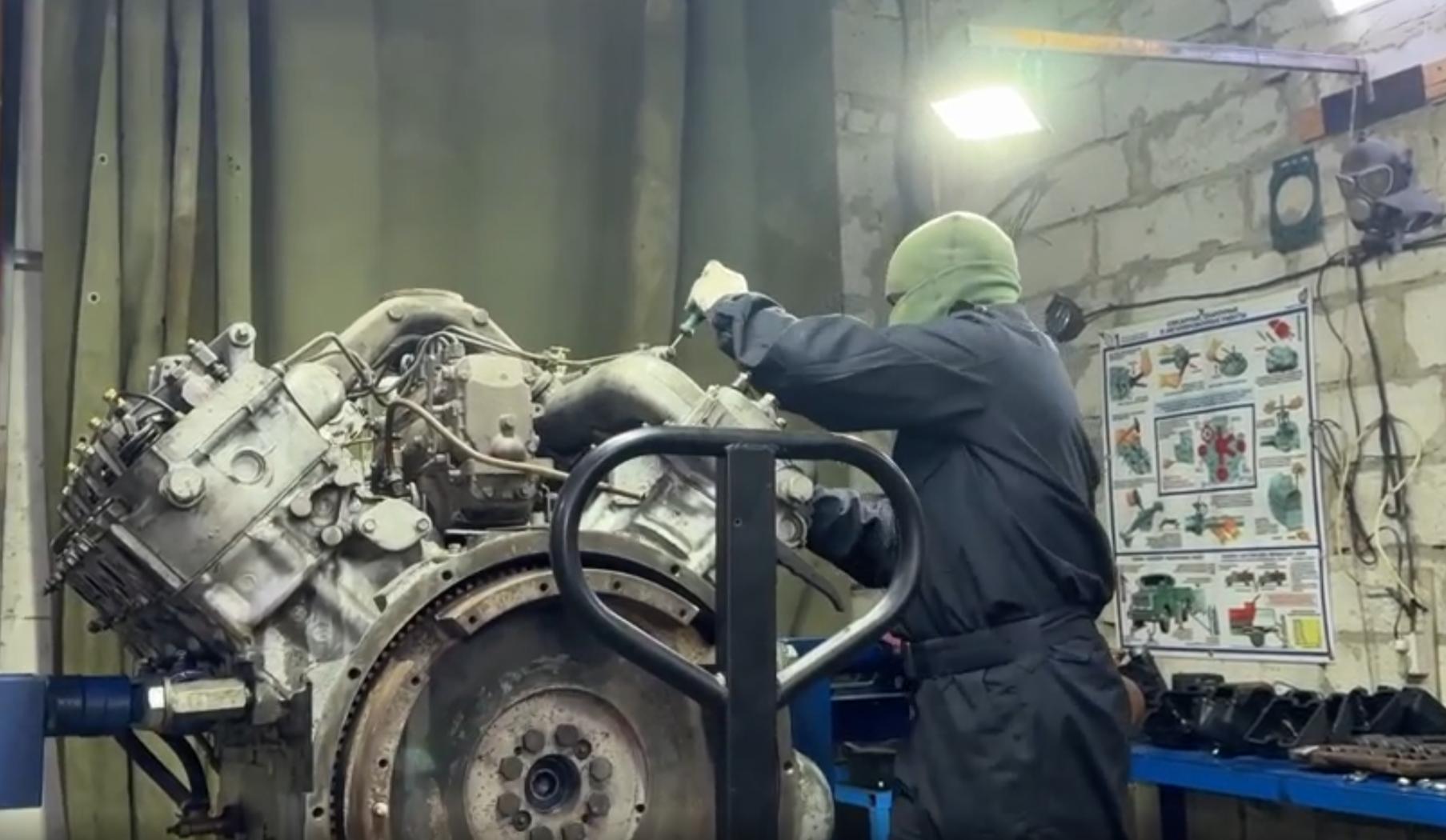 «Залатаем любую дыру»: как российские бойцы восстанавливают военную технику в зоне СВО