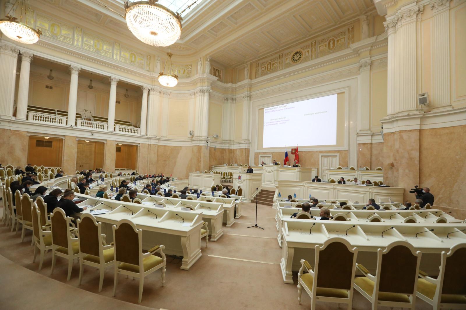 В Петербурге приняли в первом чтении законопроект о повышении уровня защиты исторических зданий