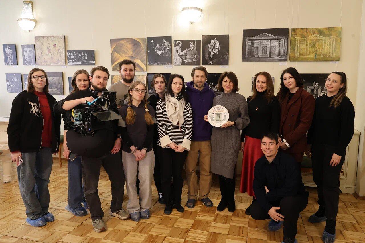 «Вдохновляющий фильм о людях»: «Ленфильм» готовит докленту о начинающих актерах из Донбасса