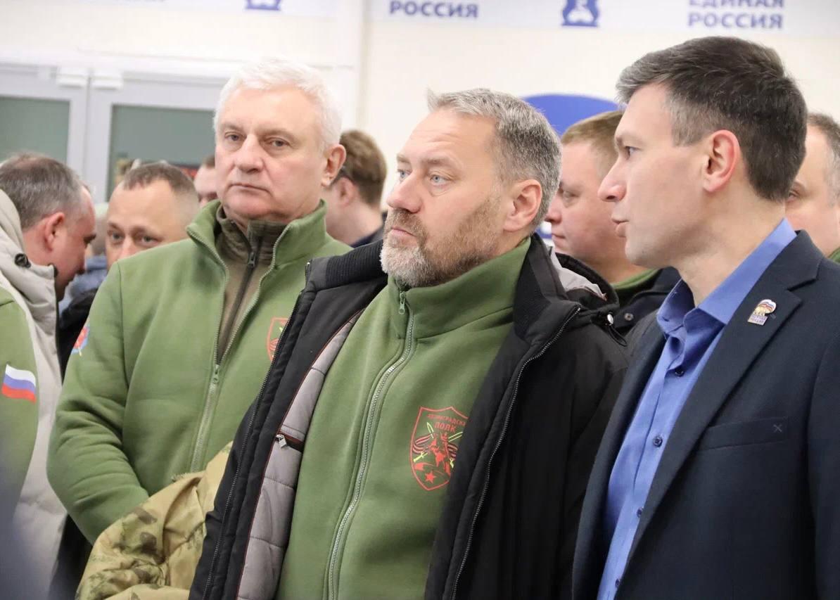 Фото: Бельский встретился с волонтерами «Курского рубежа» и поблагодарил за труд