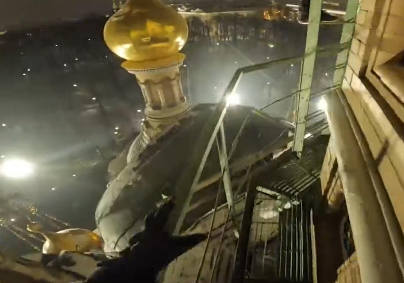 Видео: экстремалы опубликовали видео, как взобрались на Спас на Крови