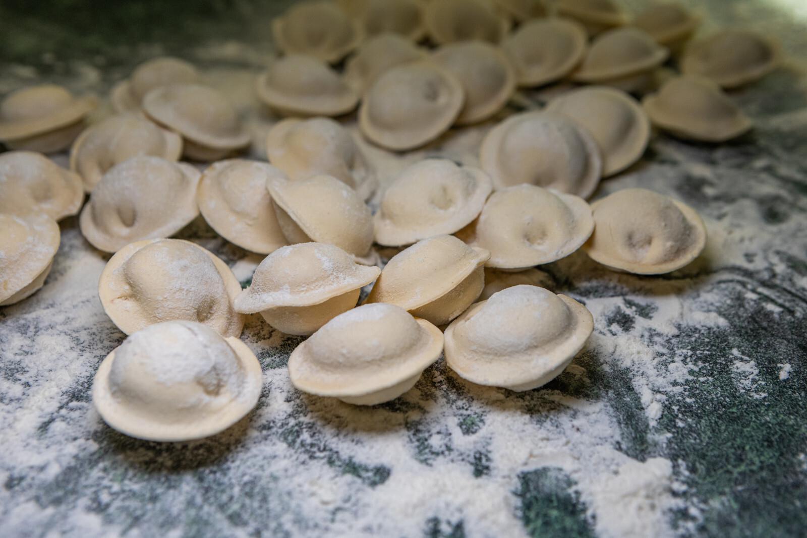 Роспотребнадзор напомнил, на что нужно обращать внимание при выборе пельменей